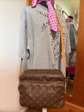 Louis Vuitton Monogram Canvas Vintage Reporter Bag